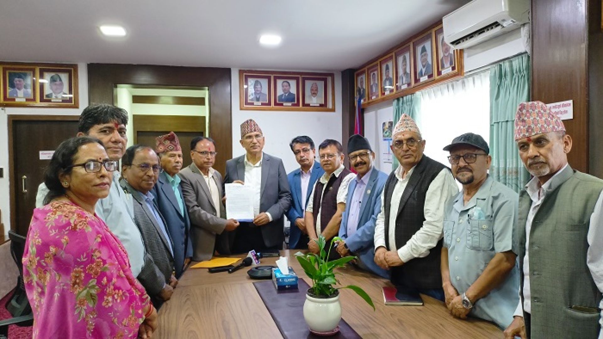 घरेलु तथा साना उद्योगलाई प्रवद्र्धन गर्ने सरकारको स्पष्ट नीति छः अर्थमन्त्री पौडेल